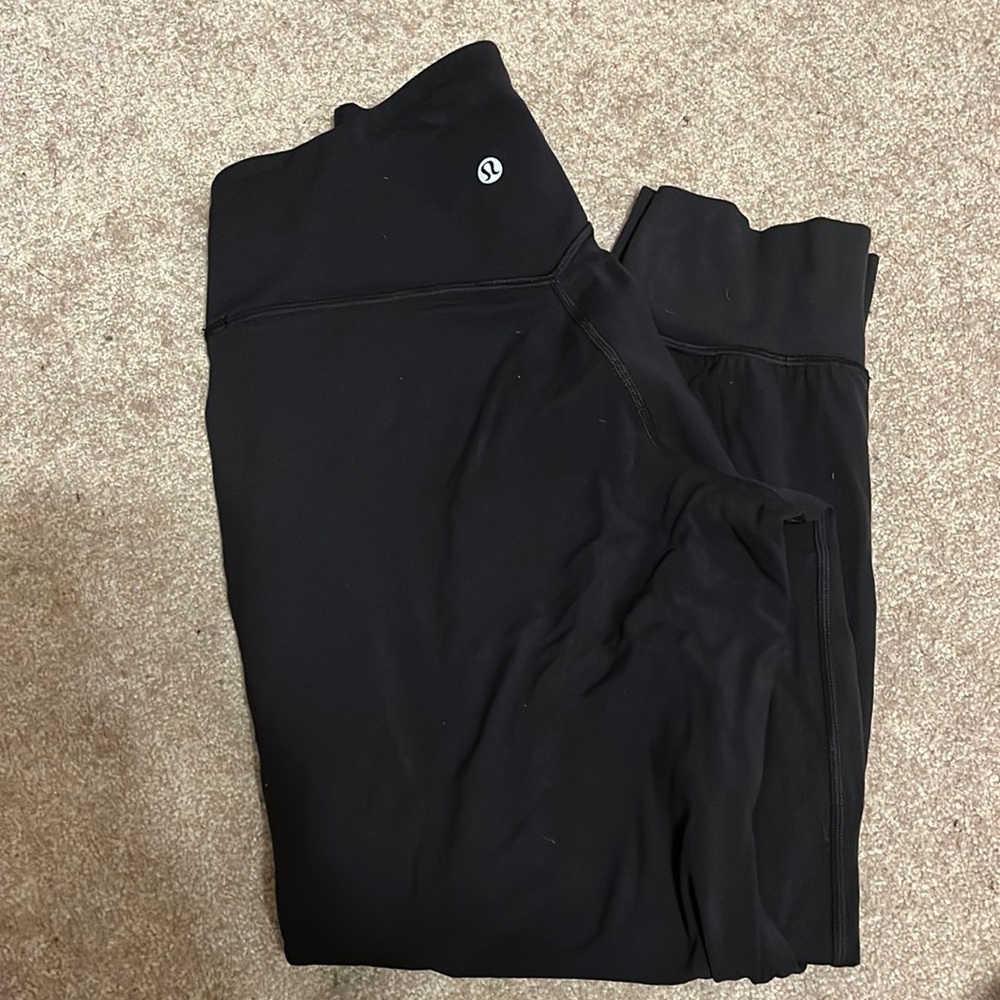 black lululemon align crop joggers